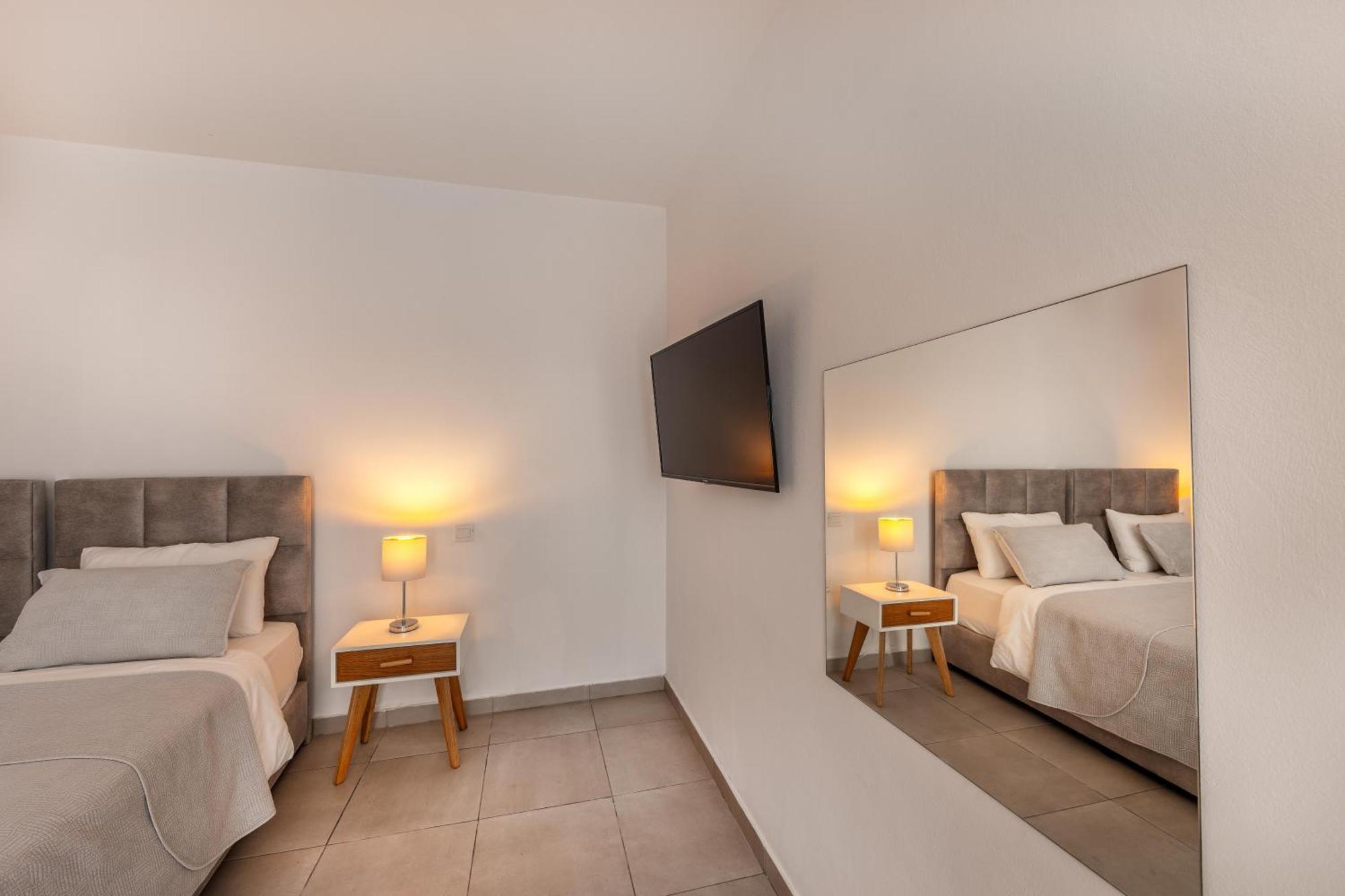 Fig Tree Bay Residences 4 プロタラス エクステリア 写真
