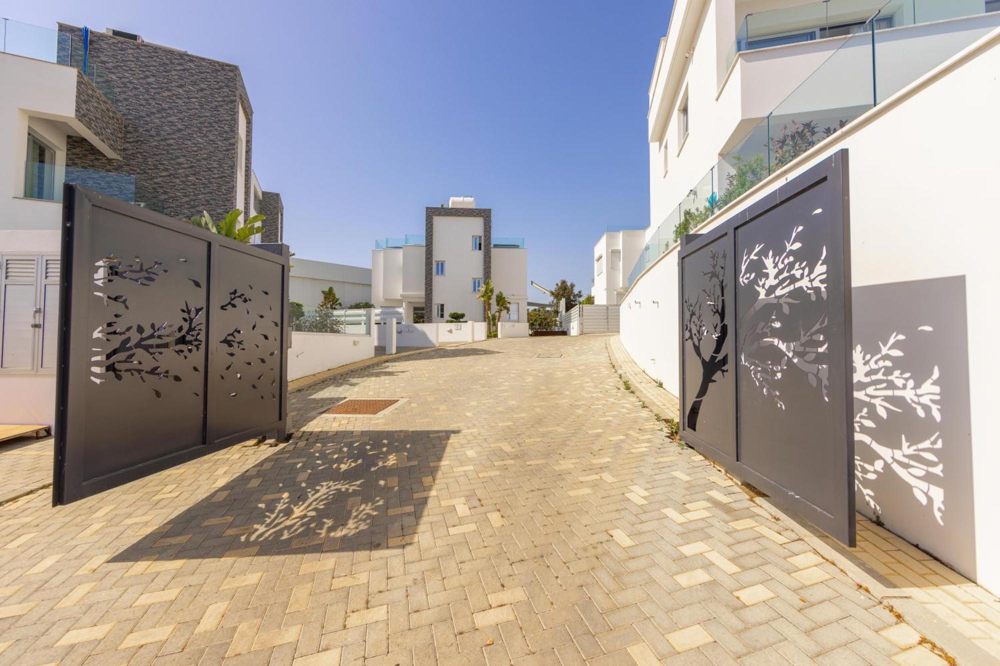 Fig Tree Bay Residences 4 プロタラス エクステリア 写真